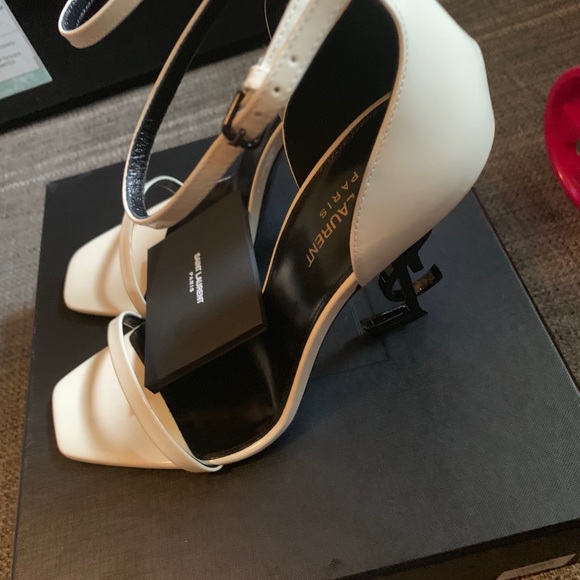 Saint Laurent - Picture 3 of 5